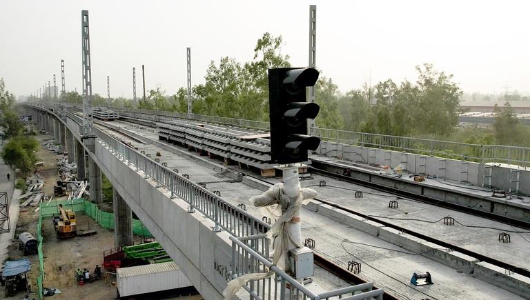 Signal Installation on RRTS Viaduct