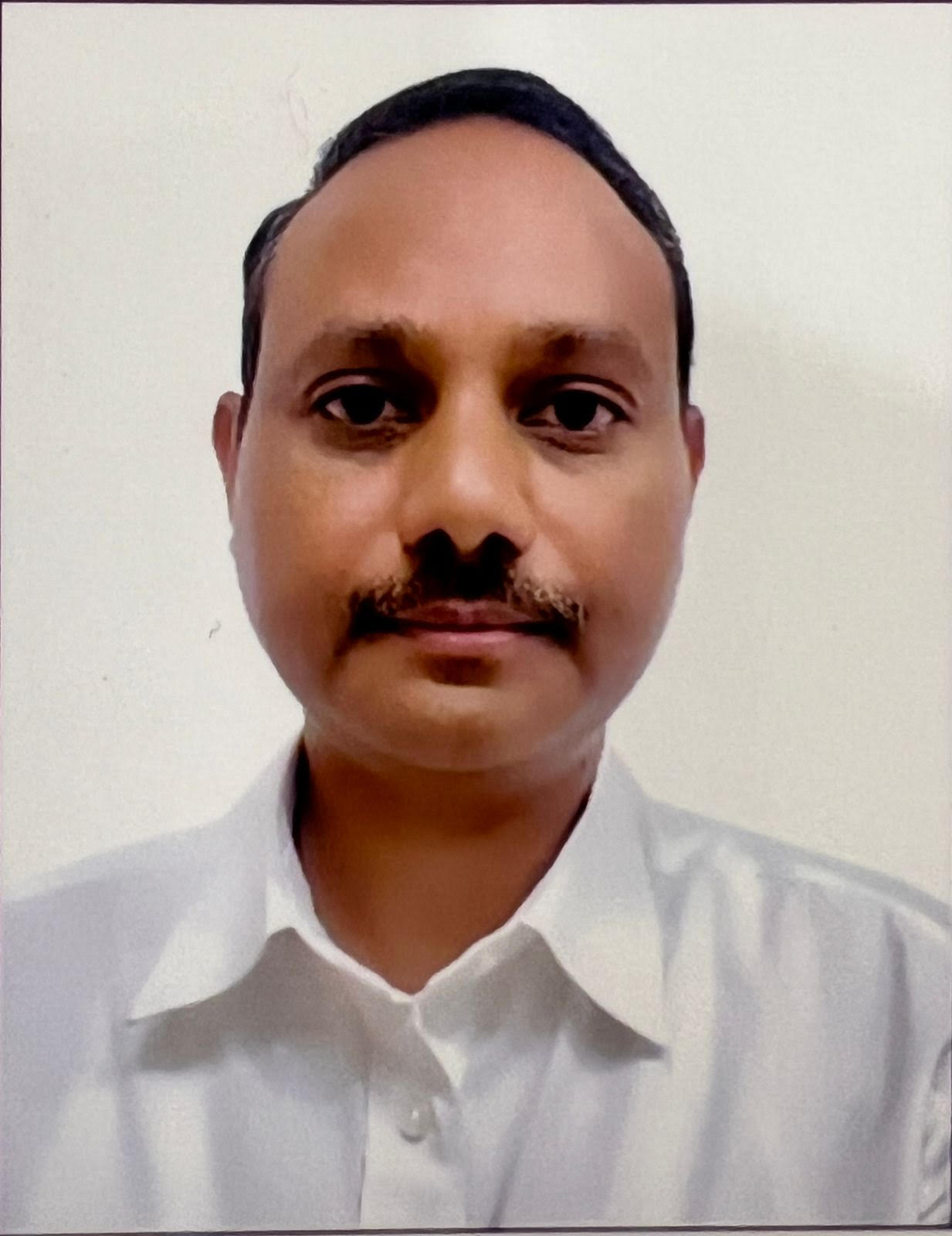 Shri Vivek Kumar, IRSE