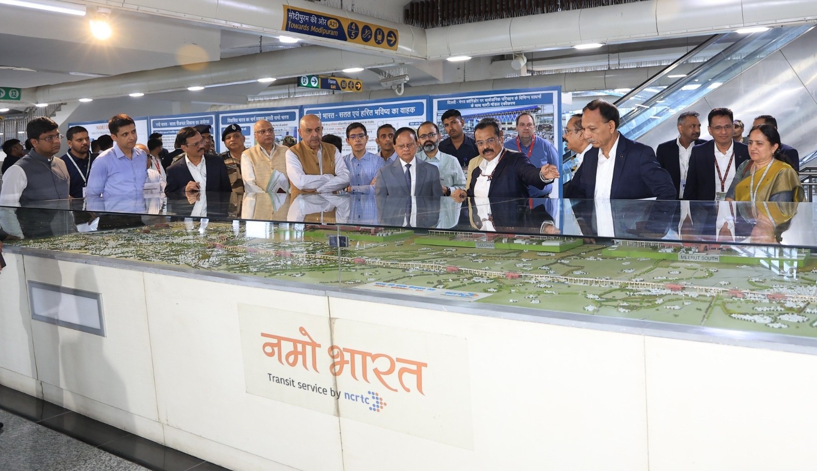 माननीय प्रधानमंत्री के प्रधान सचिव ने नमो भारत कॉरिडोर का दौरा किया