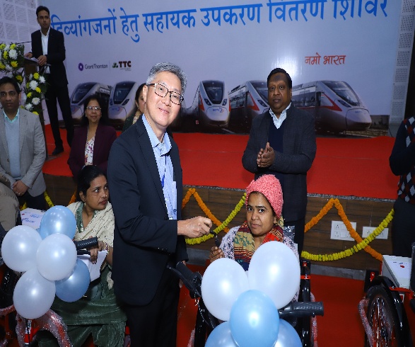 Distribution event image 10