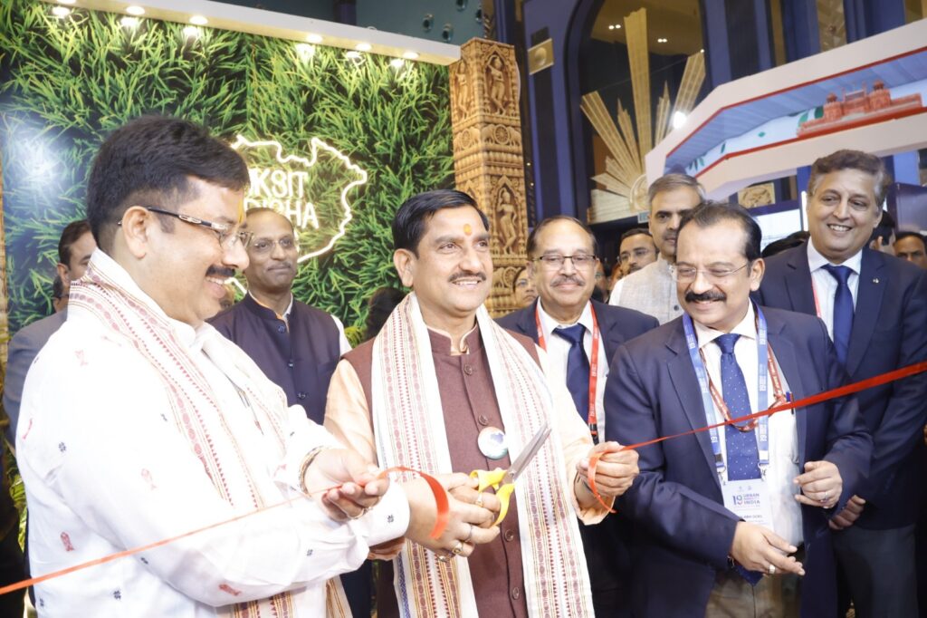 MoS HUA inaugurates NCRTC's stall at UMI 2026