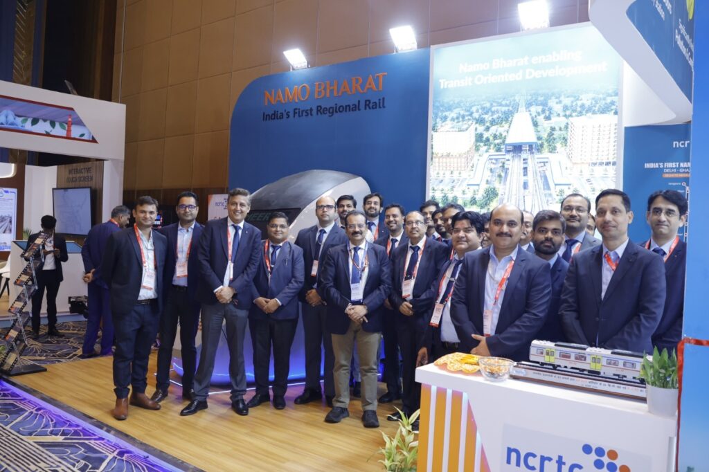 MoS HUA inaugurates NCRTC's stall at UMI 2026